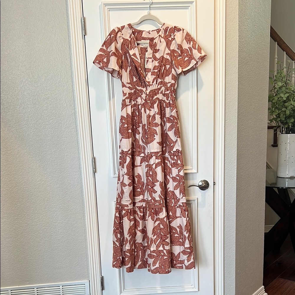 NWT Anthropologie Somerset dress in Neutral Dotted Floral. Size XS